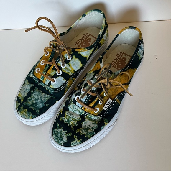 Van’s and Della shoes size 7.5 women’s - Picture 1 of 7
